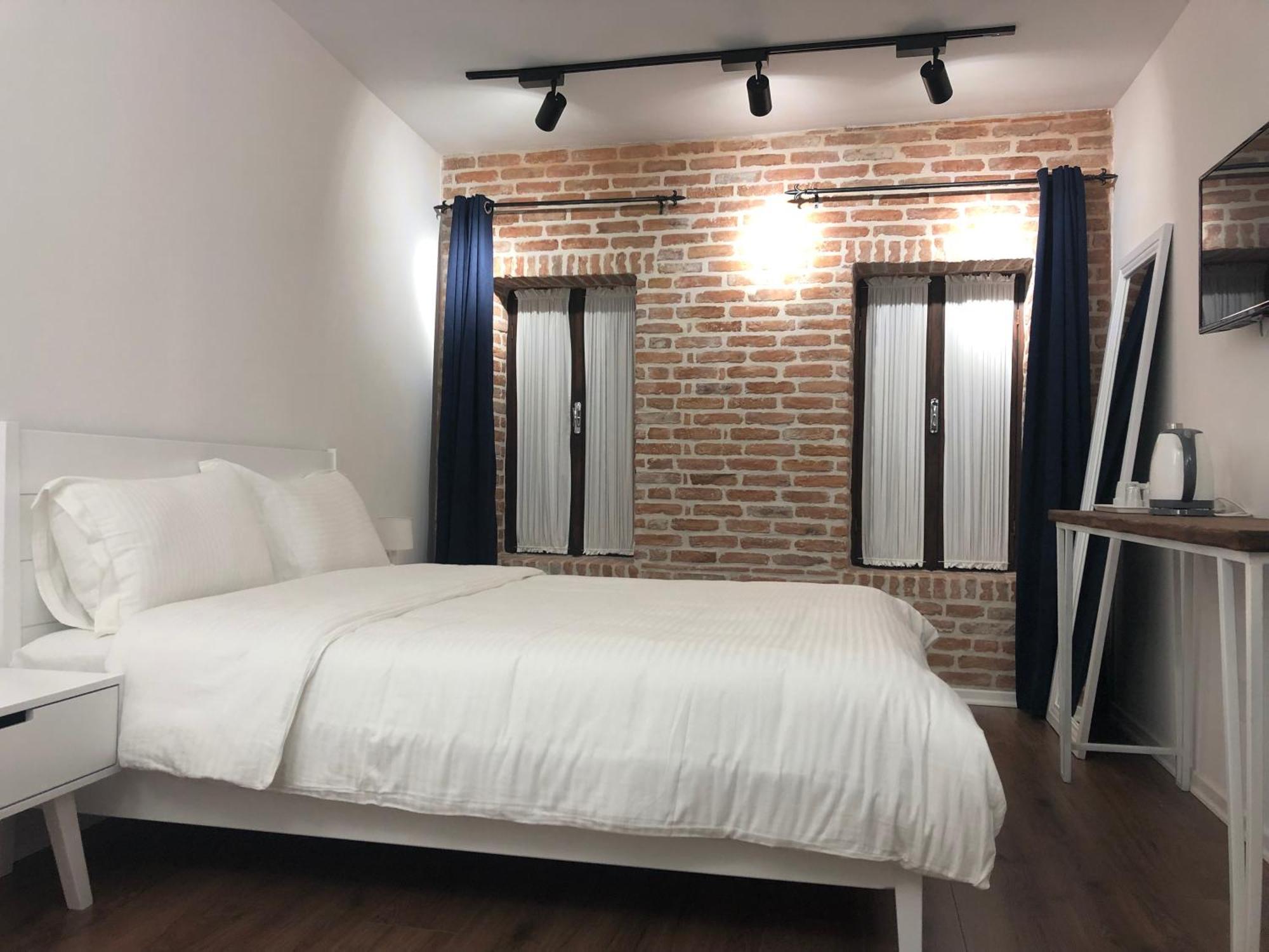 Old Bazaar Rooms Korce Ngoại thất bức ảnh